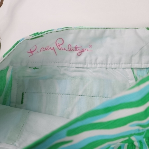 Lilly Pulitzer The Chipper Short  Finders  Keepers Print in Resort White… - Picture 2 of 9